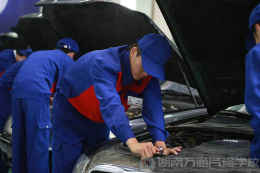 萬通汽修學校 鑄造汽修人才
