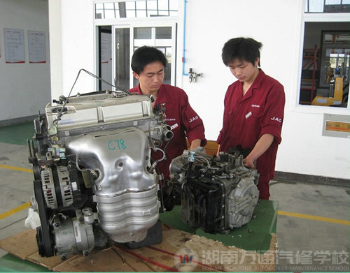 湖南萬通汽車學校，嚴凱