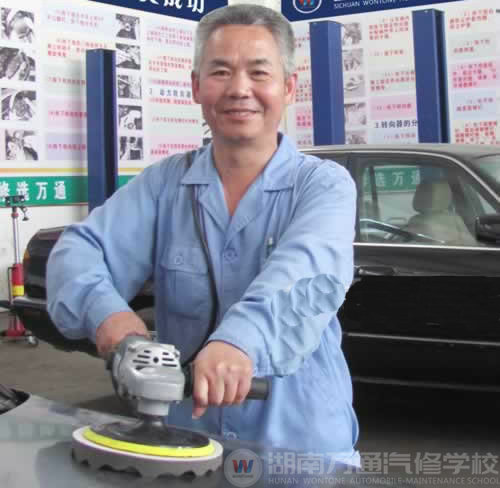 湖南萬通汽車學(xué)校，名師風(fēng)采朱世發(fā)