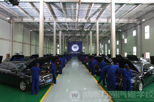 萬通汽修教育 湖南萬通汽車學(xué)校