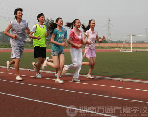 萬通汽修教育 湖南萬通汽車學(xué)校