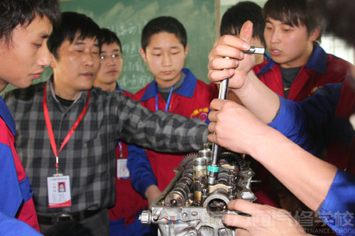 湖南萬通汽車學(xué)校，名師風(fēng)采