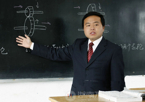 湖南萬通汽車學(xué)校，名師風(fēng)采，陳浮