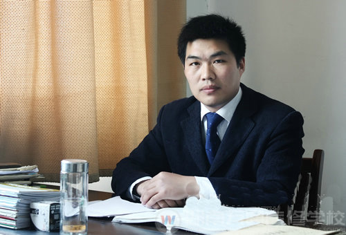 湖南萬通汽車學(xué)校 名師風(fēng)采關(guān)偉