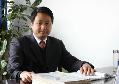 湖南萬通汽車學(xué)校，名師風(fēng)采謝長來