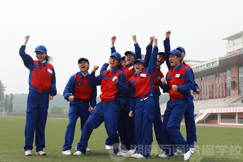 湖南萬(wàn)通汽車(chē)學(xué)校，快樂(lè)學(xué)習(xí)