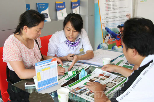 夏日炎熱，湖南萬通汽車學(xué)校，招生火爆進(jìn)行中