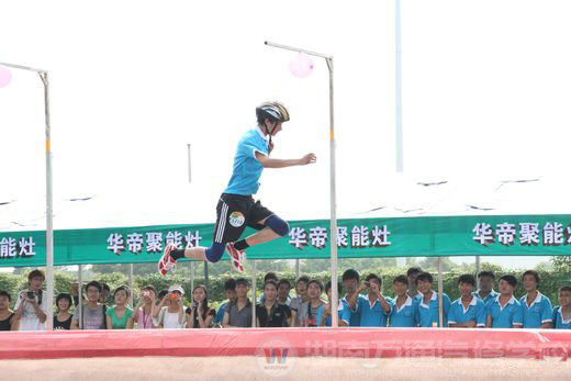 智勇大沖關(guān) 萬(wàn)通來(lái)挑戰(zhàn)