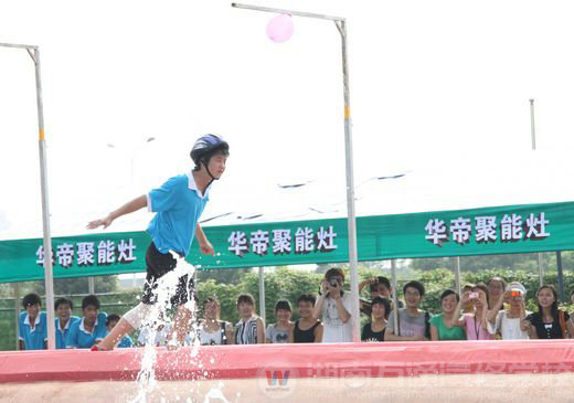 智勇大沖關(guān) 萬(wàn)通來(lái)挑戰(zhàn)