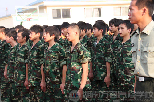 湖南萬通汽車學(xué)校2010年新生軍訓(xùn)