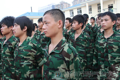 湖南萬通汽車學校，2010新生軍訓