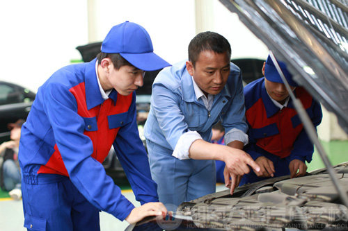 90后,我們選擇湖南萬通汽車學(xué)校學(xué)汽修