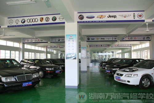 先進的教學設備 一流的師資力量