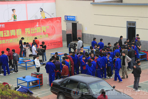 大學(xué)生回爐技校學(xué)技術(shù)是偶然還是必然