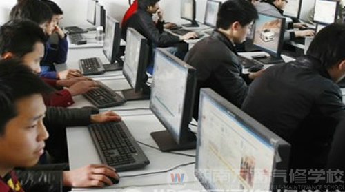 萬通汽修學(xué)校網(wǎng)絡(luò)就業(yè)招聘會注冊報名現(xiàn)場