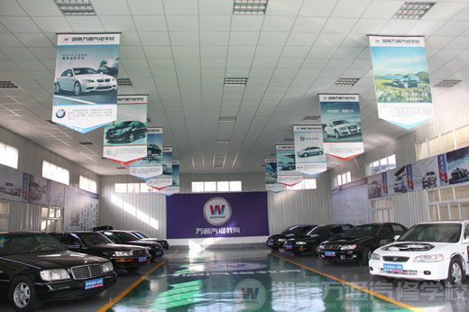 湖南萬通汽車學校，集團直營，你還猶豫什么？