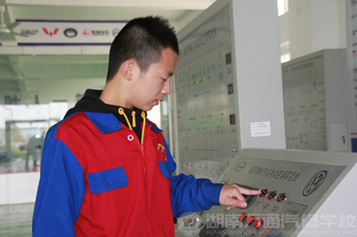 熱烈祝賀湖南萬(wàn)通學(xué)子入圍“春天里，夢(mèng)在飛”演講比賽總決賽