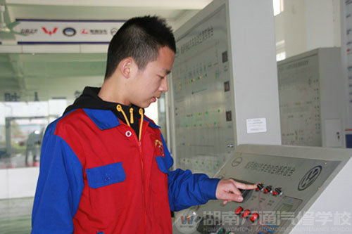 湖南萬通汽車學校演講比賽總決賽