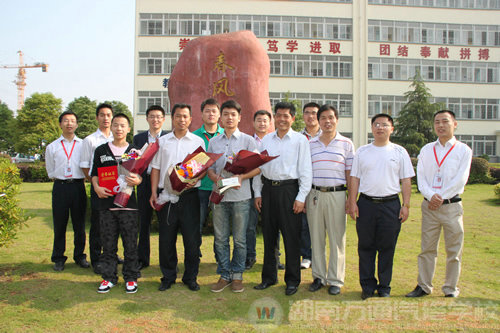 熱烈慶祝我校學子赴川比賽凱旋歸來