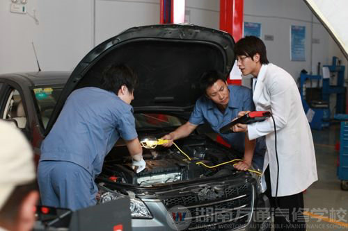網(wǎng)易：萬(wàn)通汽修教育 通向汽車(chē)行業(yè)的大門(mén)