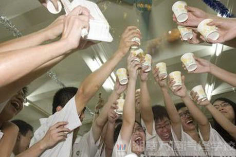 “后高考”時代，萬通告訴你如何度過？