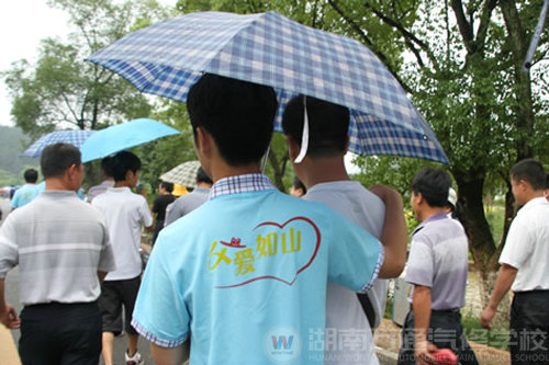 湖南萬(wàn)通汽車(chē)學(xué)校父親節(jié)