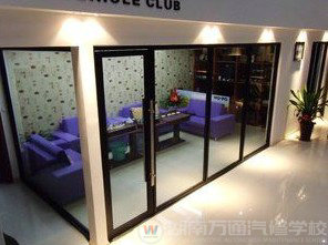 鴻鵬經(jīng)紀(jì)車輛貿(mào)易有限公司