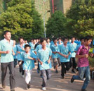 讓運(yùn)動(dòng)成為習(xí)慣 讓陽(yáng)光充滿和諧校園