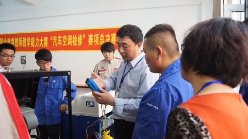 趙駿老師實訓比賽中