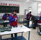 湖南萬(wàn)通學(xué)子參加汽車維修電工證考試