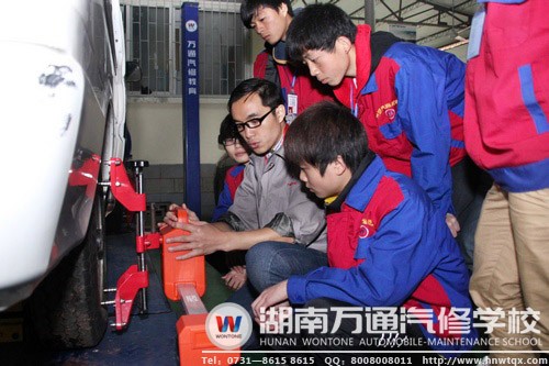 萬通學子通過學習技能,掌握了就業(yè)法寶