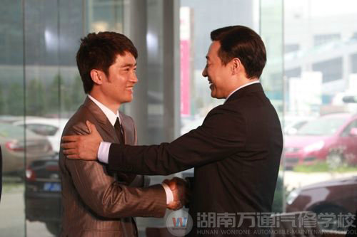 萬通學(xué)子自強不息成就職場精英