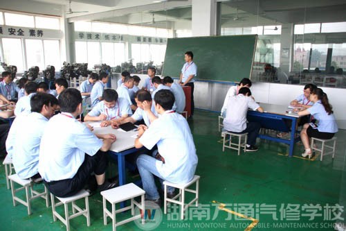 湖南萬通教師動(dòng)員