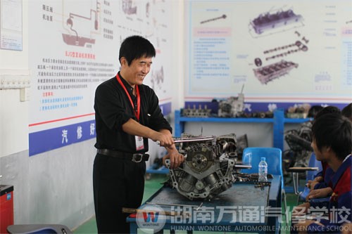 湖南萬通汽車學校，名師風采潘太煌