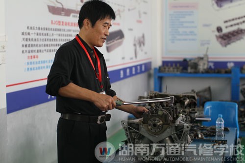 湖南萬通汽車學校，名師風采潘太煌