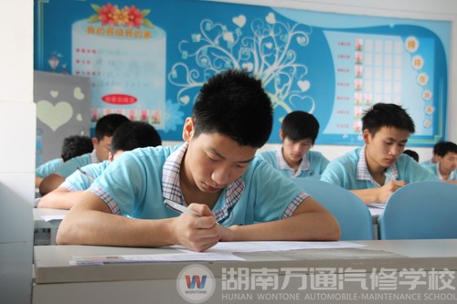 湖南萬通:關愛學生始終如一 愛與責任的腳步從不停止