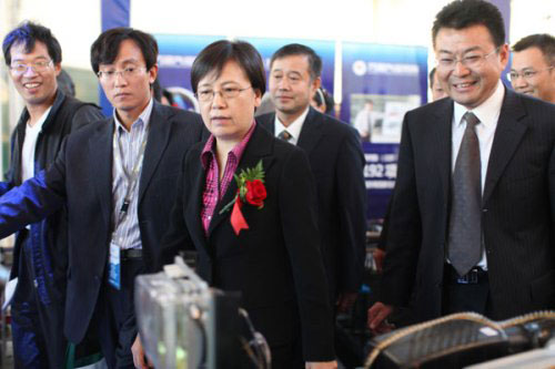 教育部副部長魯昕（女）視察萬通展廳