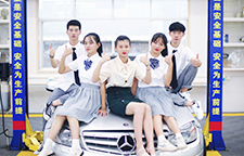 湖南萬(wàn)通新生的一天_湖南汽車(chē)培訓(xùn)學(xué)校_正規(guī)汽修培訓(xùn)學(xué)校