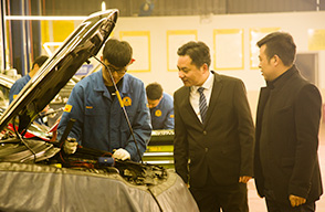 湖南萬(wàn)通汽車(chē)新能源學(xué)校_汽車(chē)維修學(xué)校_創(chuàng)就業(yè)