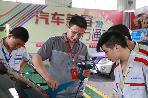 學(xué)汽修選湖南萬(wàn)通，畢業(yè)就有好前途好未來(lái)