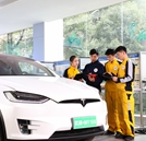 新能源汽車越來越火  你還不來湖南萬通就晚啦