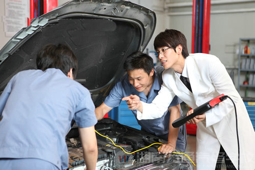 萬通汽修教育 湖南萬通汽修學(xué)校