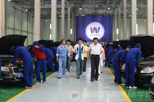 湖南萬(wàn)通汽修學(xué)校，職業(yè)教育領(lǐng)航者
