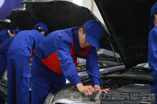 湖南萬通汽修學(xué)校，以技能論英雄