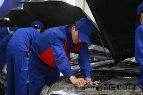 湖南萬通汽修學校，學汽修