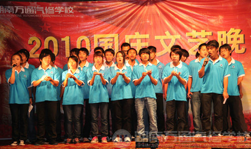 手語(yǔ)表演《相親相愛(ài)一家人》