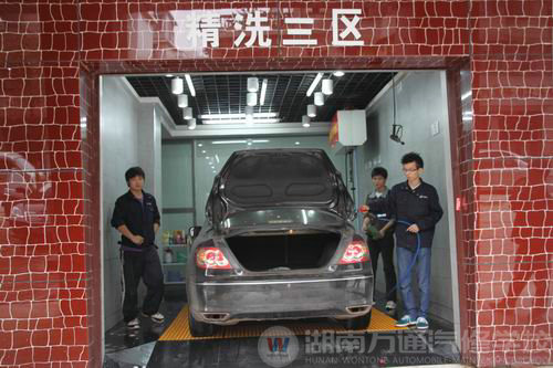 現(xiàn)代化的作業(yè)車間