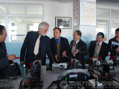 萬(wàn)通汽修學(xué)校,研討會(huì)現(xiàn)場(chǎng)