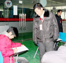 湖南萬(wàn)通學(xué)子期末考試忙 校領(lǐng)導(dǎo)下一線慰問(wèn)考生