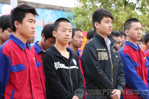 歡送學(xué)子合影